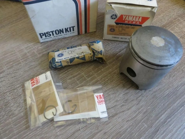 Yamaha Kolben Satz Kit RD350 (1973-1975) Standart piston Kit Set 360-11630-00 360-11630-00 Original Ersatzteil – MG-Teileshop